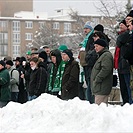 Nejvěrnější fanoušci dorazili i přes nepřízeň počasí