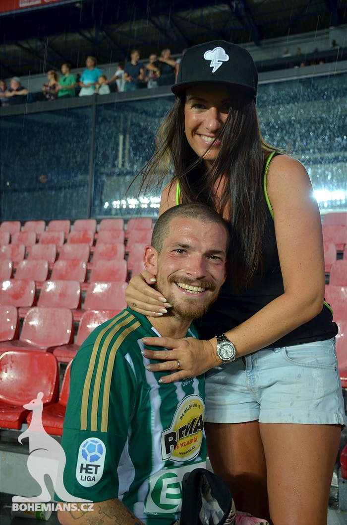 DĚNÍ NA TRIBUNÁCH: Sparta - Bohemians