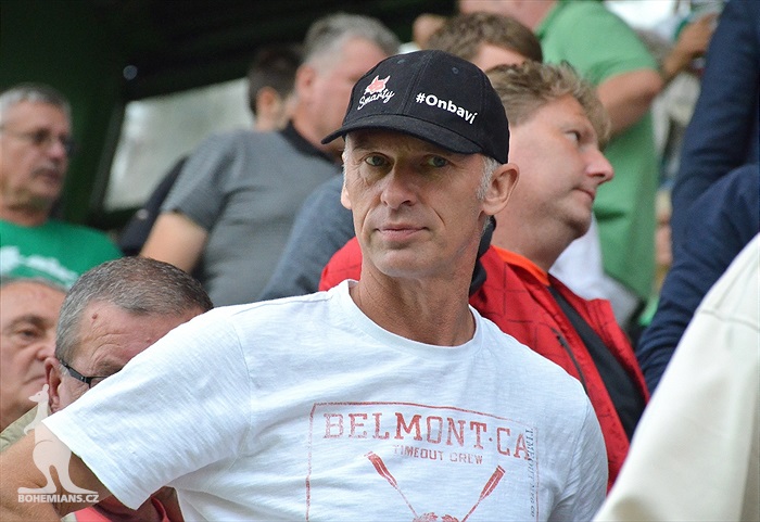 DĚNÍ NA TRIBUNÁCH: Bohemians - Hradec