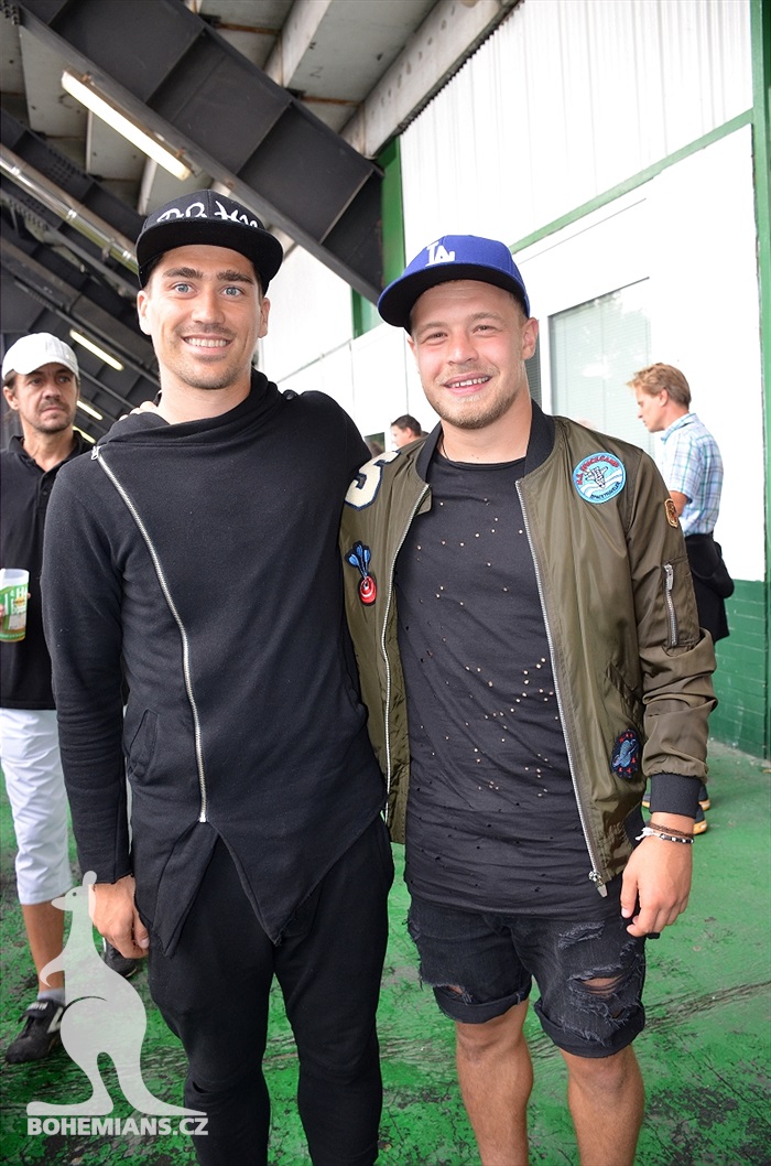 DĚNÍ NA TRIBUNÁCH: Bohemians - Hradec