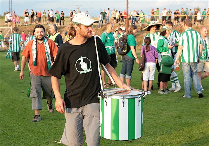 Děkovačka proběhla přímo na hrací ploše