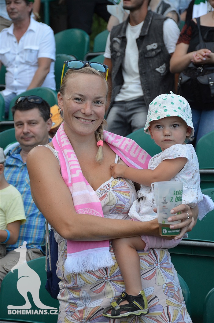 DĚNÍ NA TRIBUNÁCH: Bohemians - Karviná