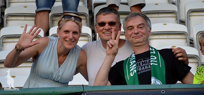 DĚNÍ NA TRIBUNÁCH: Bohemians - Karviná
