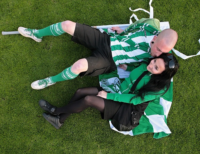 Fanoušci na hrací ploše