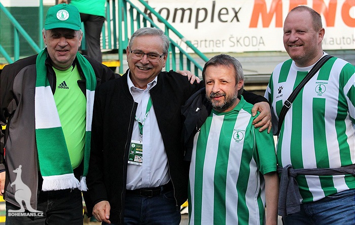 DĚNÍ NA TRIBUNÁCH: Bohemians - Slavia