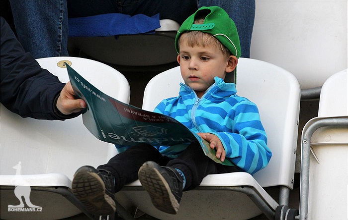 DĚNÍ NA TRIBUNÁCH: Bohemians - Slavia