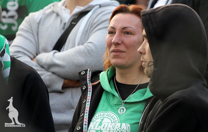 DĚNÍ NA TRIBUNÁCH: Bohemians - Slavia