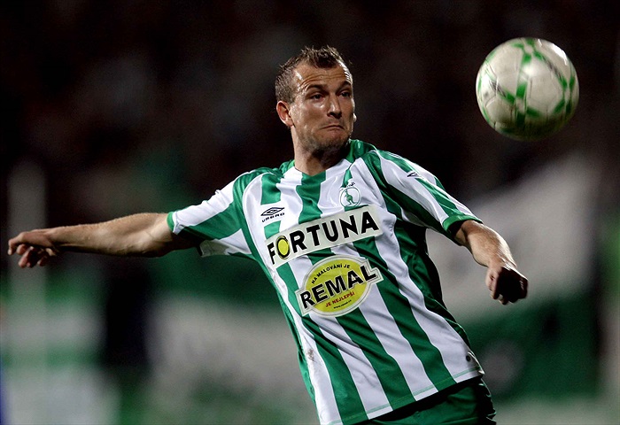 Fery se chystá na střelu.