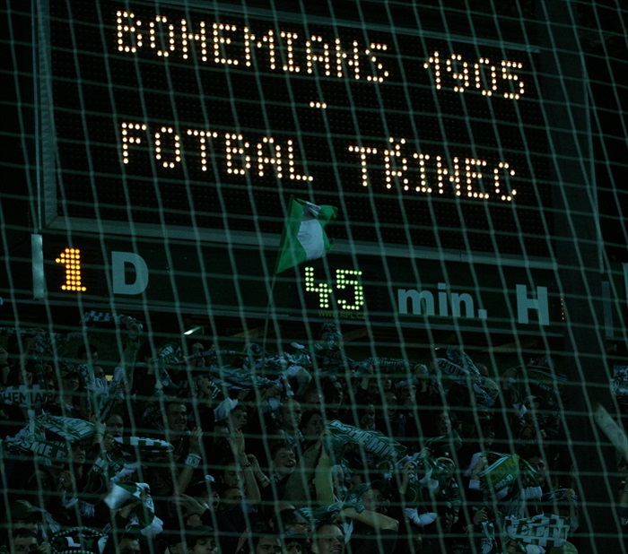 Poločas - vedeme 1:0.