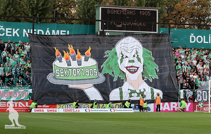 DĚNÍ NA TRIBUNÁCH: Bohemians - Slovácko