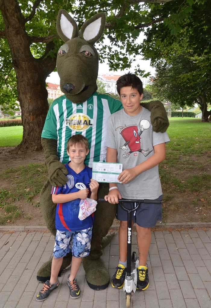 Klokan zval fanoušky ve Vršovicích na fotbal