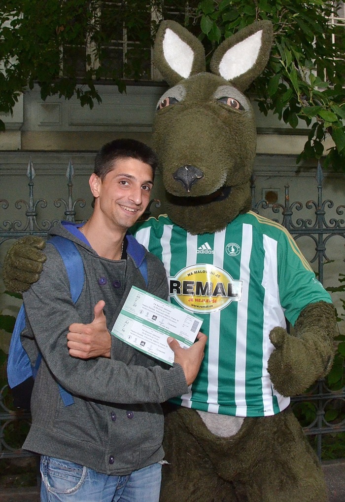 Klokan zval fanoušky ve Vršovicích na fotbal