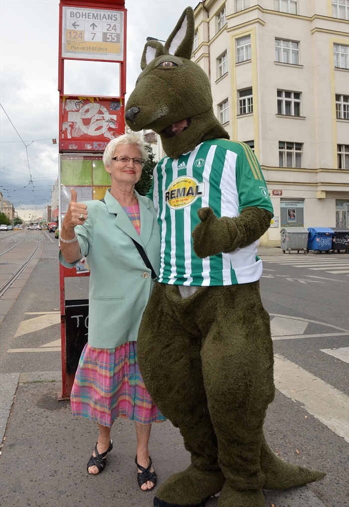 Klokan zval fanoušky ve Vršovicích na fotbal
