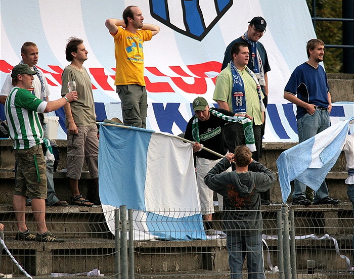 V kotli Vítkovic se objevili i fanoušci Bohemky.