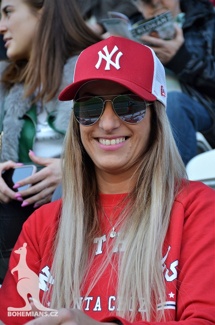 Dění na tribunách, Opava 2019