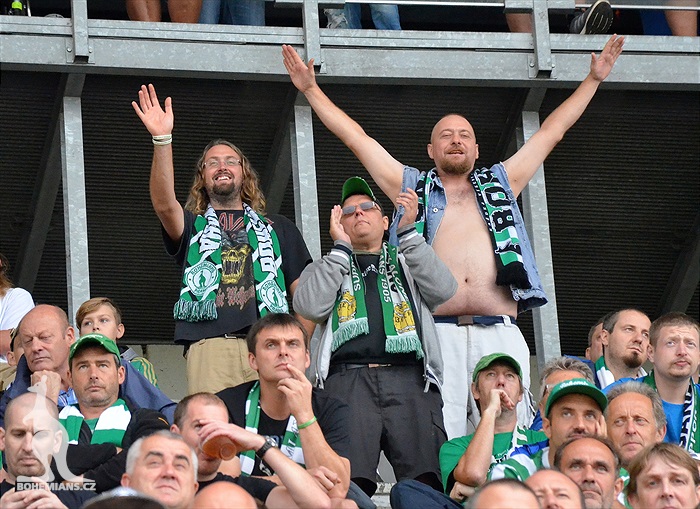 DĚNÍ NA TRIBUNÁCH: Dukla - Bohemians