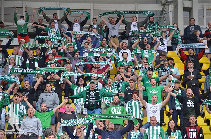 DĚNÍ NA TRIBUNÁCH: Dukla - Bohemians