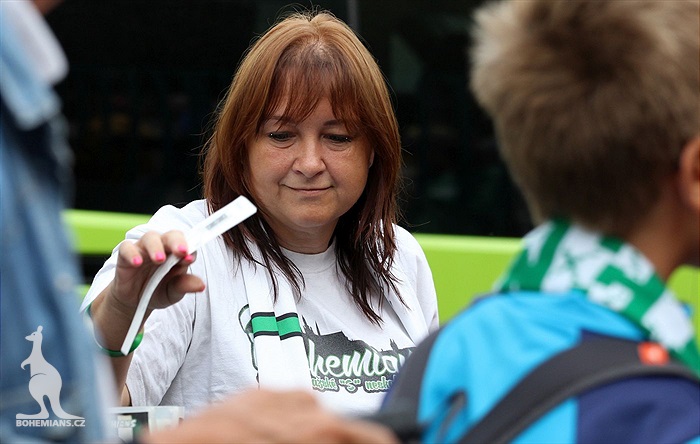 DĚNÍ NA TRIBUNÁCH: Bohemians - Slavia
