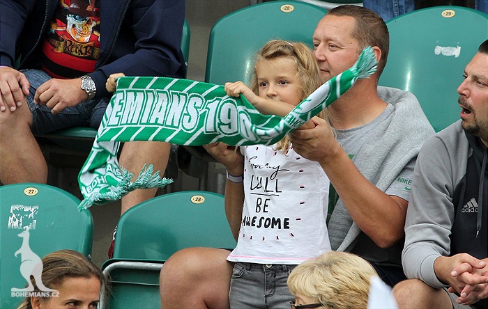 DĚNÍ NA TRIBUNÁCH: Bohemians - Slavia