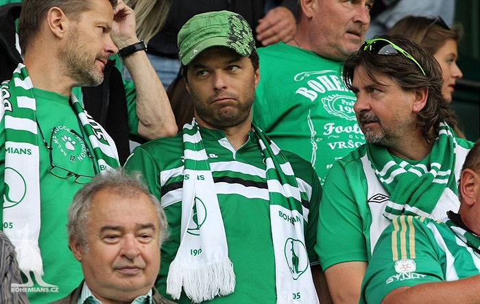 DĚNÍ NA TRIBUNÁCH: Bohemians - Slavia