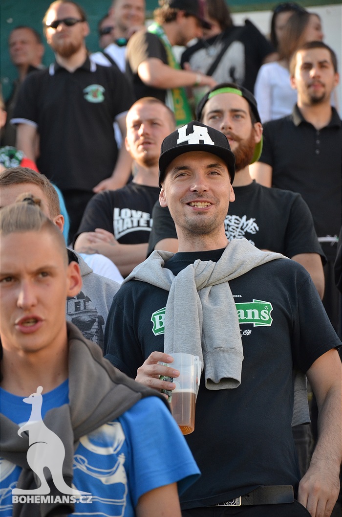 Dění na tribunách - Dětský den a utkání se Slovanem Bratislava