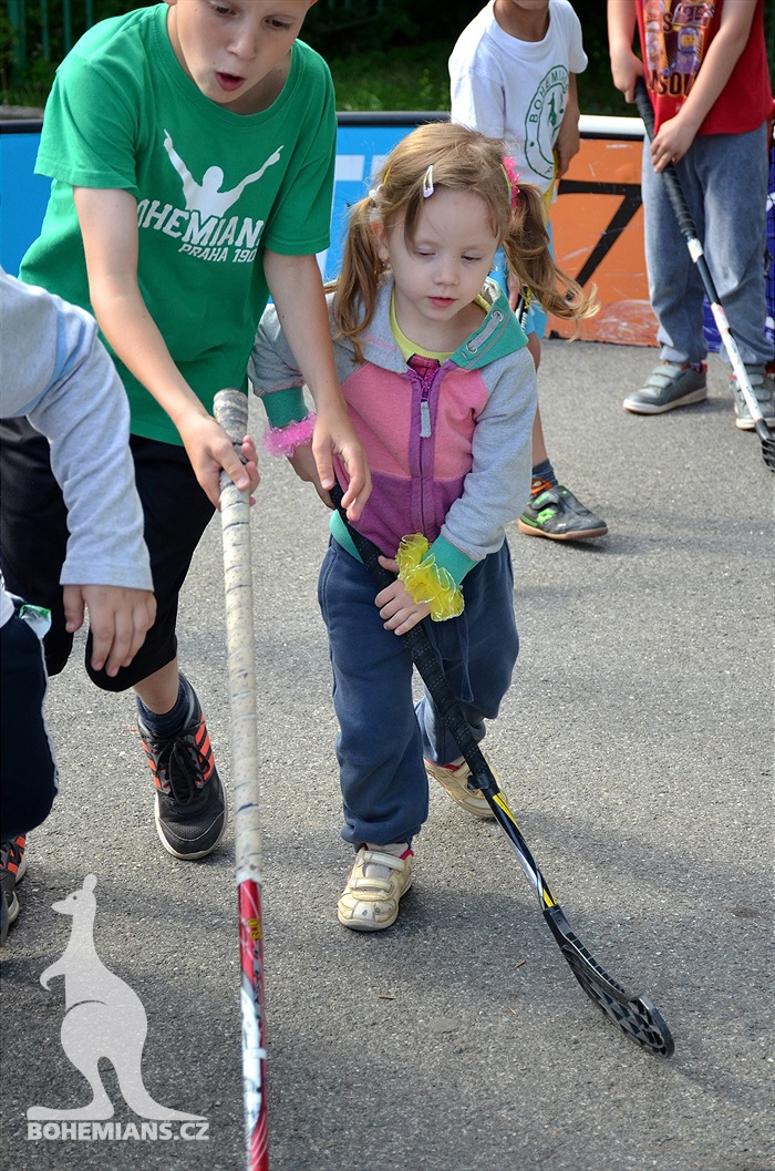 Dění na tribunách - Dětský den a utkání se Slovanem Bratislava