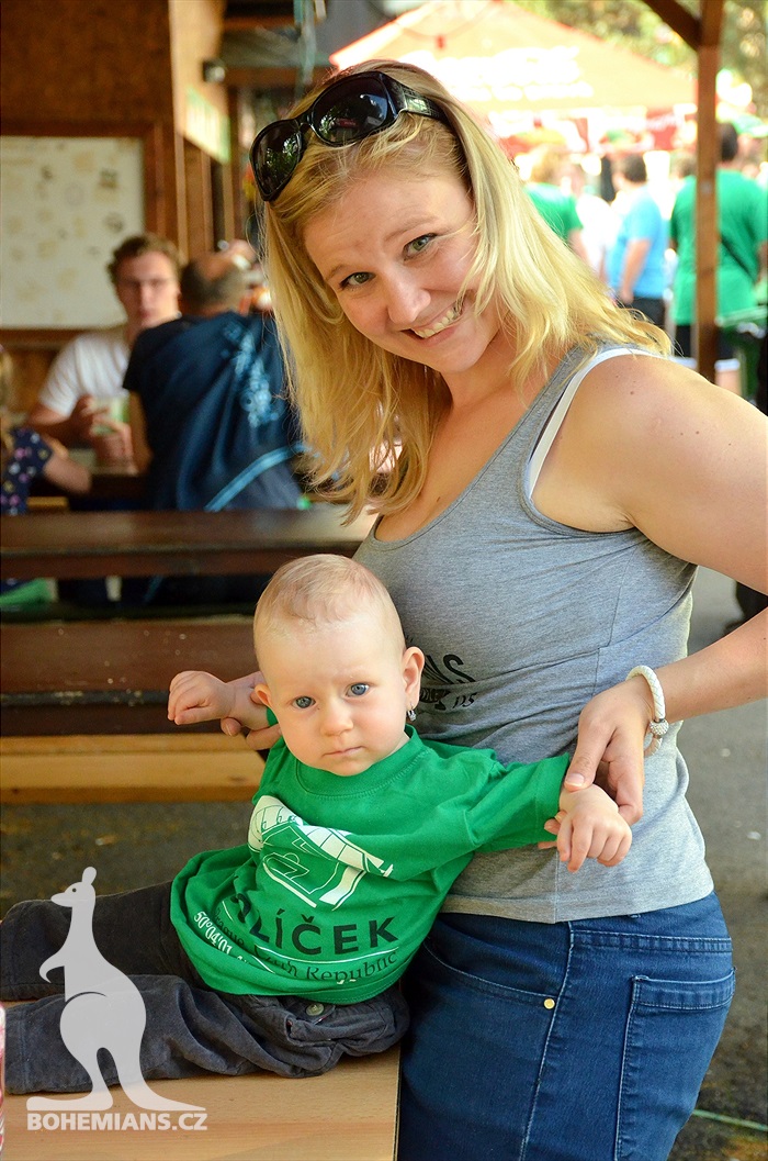 Dění na tribunách - Dětský den a utkání se Slovanem Bratislava