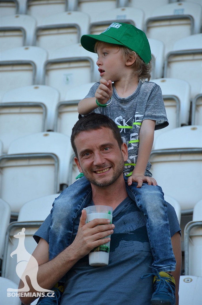 Dění na tribunách Bohemians - Jihlava 1:1