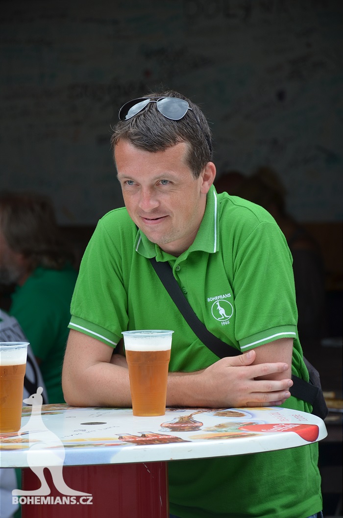 DĚNÍ NA TRIBUNÁCH: Bohemians - Pardubice