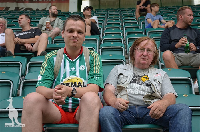 DĚNÍ NA TRIBUNÁCH: Bohemians - Pardubice