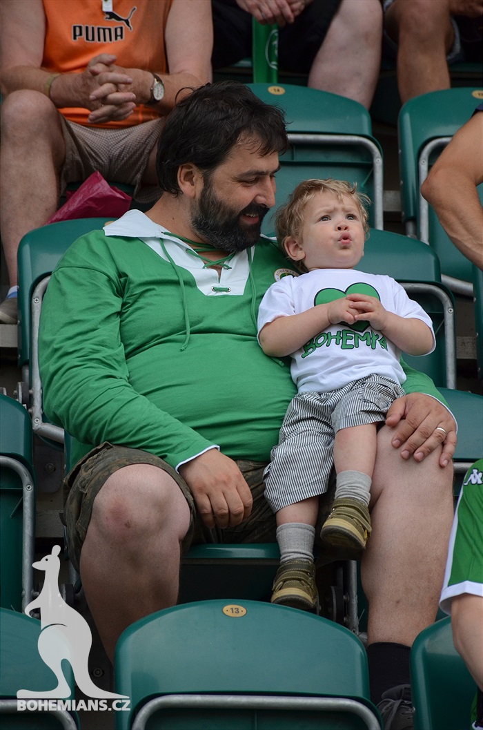 DĚNÍ NA TRIBUNÁCH: Bohemians - Pardubice