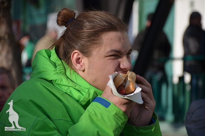 Dění na tribunách: Bohemians - Slovácko