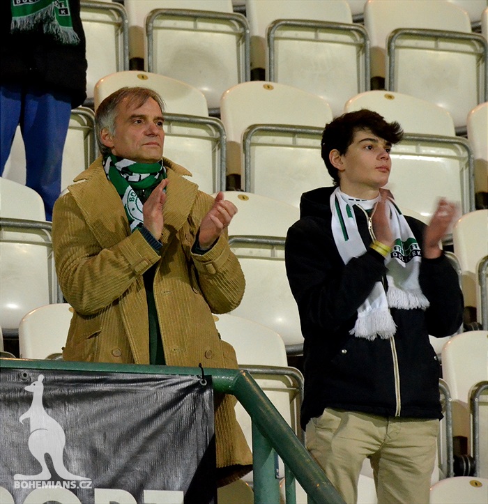 Dění na tribunách: Bohemians - Slovácko