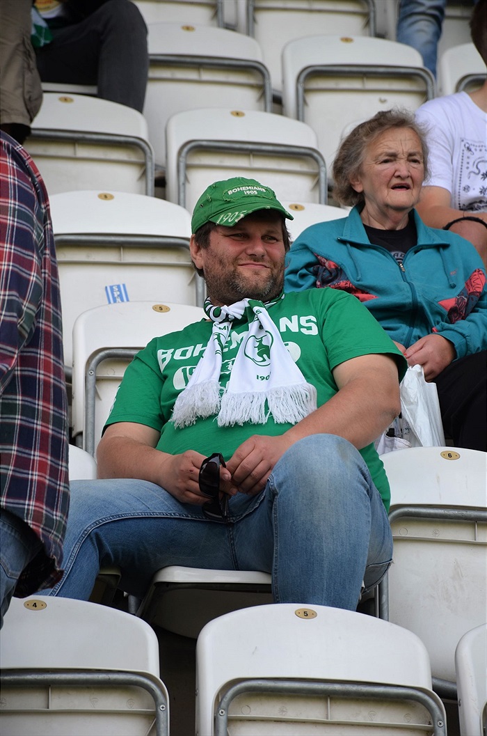 opava_nadstavbajaro_deni na tribunach