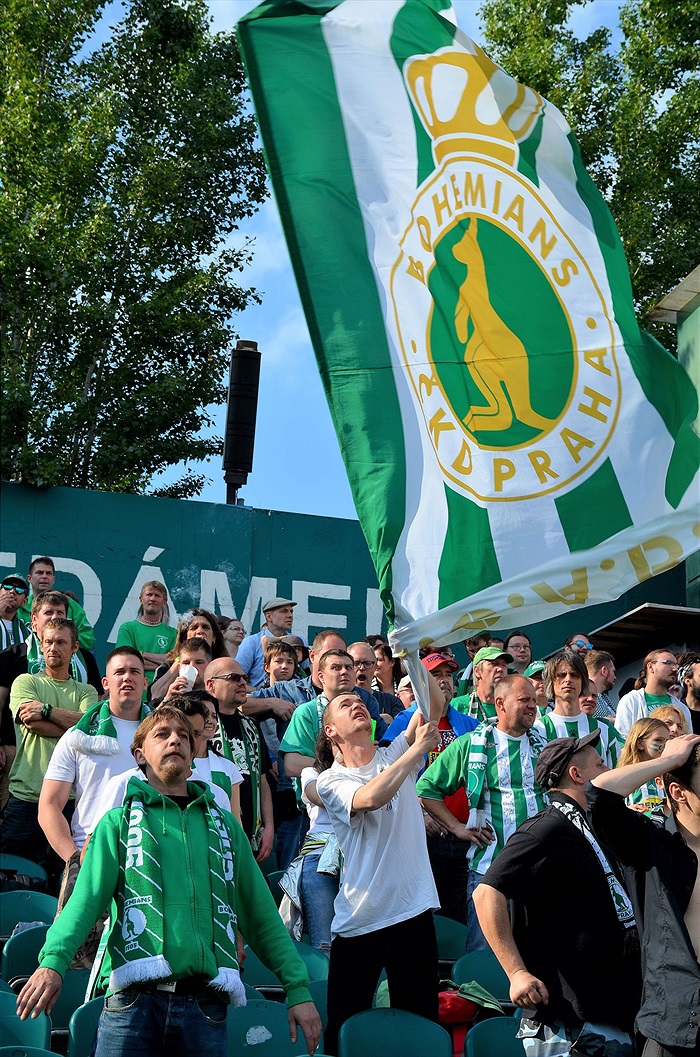 opava_nadstavbajaro_deni na tribunach 