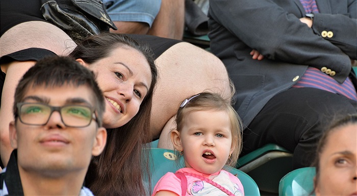 opava_nadstavbajaro_deni na tribunach 