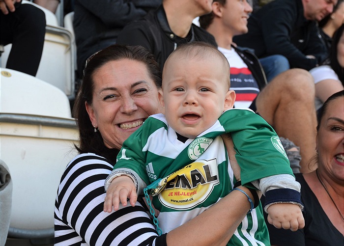 opava_nadstavbajaro_deni na tribunach 