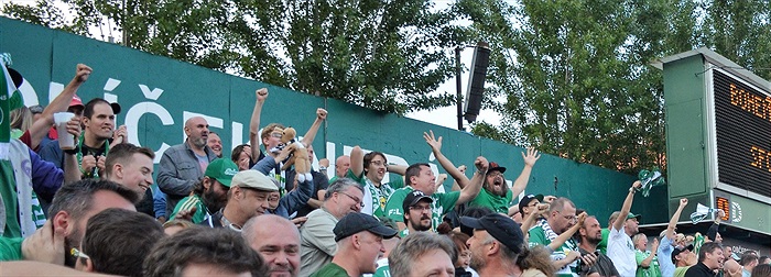 opava_nadstavbajaro_deni na tribunach 