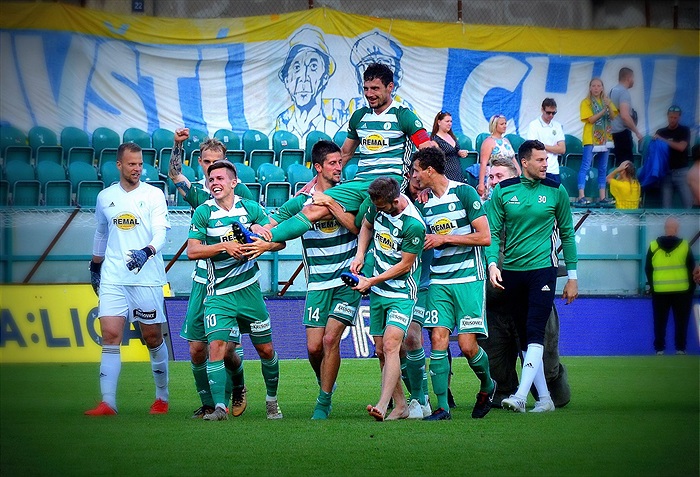 opava_nadstavbajaro_deni na tribunach 