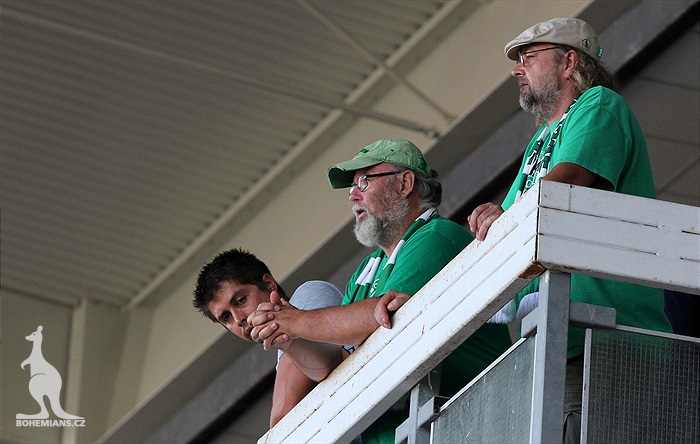 DĚNÍ NA TRIBUNÁCH: Dukla - Bohemians