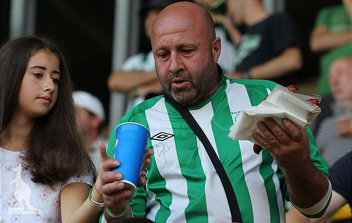 DĚNÍ NA TRIBUNÁCH: Dukla - Bohemians