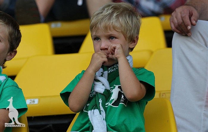 DĚNÍ NA TRIBUNÁCH: Dukla - Bohemians