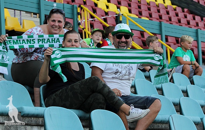 DĚNÍ NA TRIBUNÁCH: Dukla - Bohemians