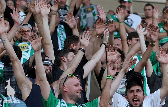 DĚNÍ NA TRIBUNÁCH: Dukla - Bohemians