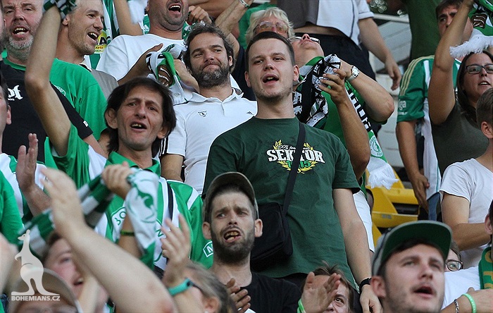 DĚNÍ NA TRIBUNÁCH: Dukla - Bohemians