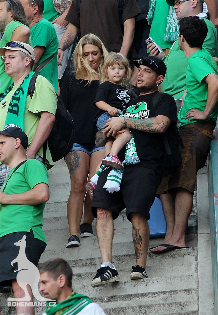 DĚNÍ NA TRIBUNÁCH: Dukla - Bohemians