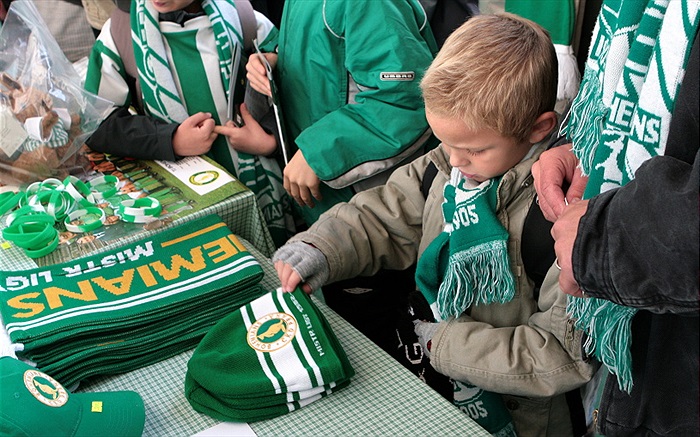 Nové suvenýry šly na odbyt.