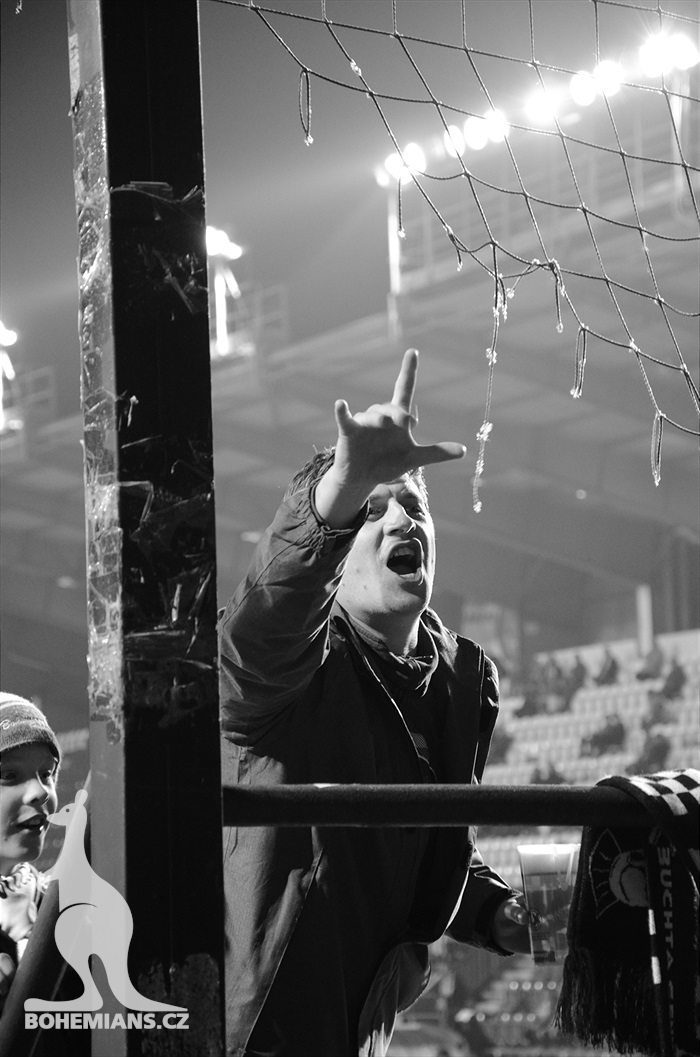 Dění na tribunách: Bohemians - Králův Dvůr