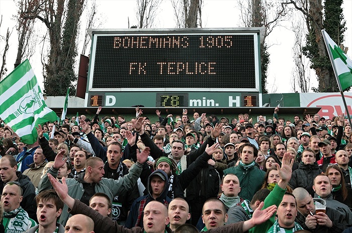 Bohemku hnal za dalšími body plný kotel