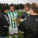 Marek Nikl byl středem zájmu domácích fanoušků a německých médií.